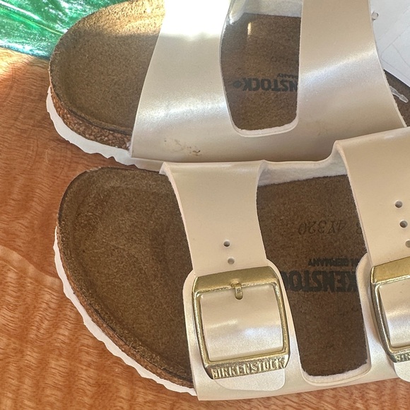 Birkenstock Kids White Sandals with Gold Buckles - Picture 4 of 4